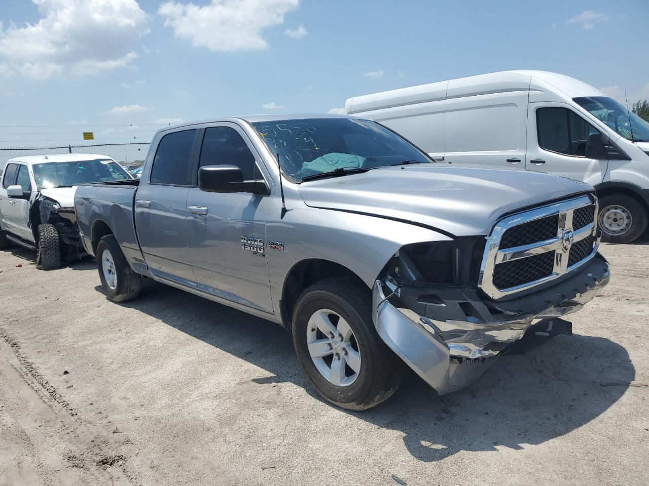 2019 RAM 1500 CLASS - Фото 4