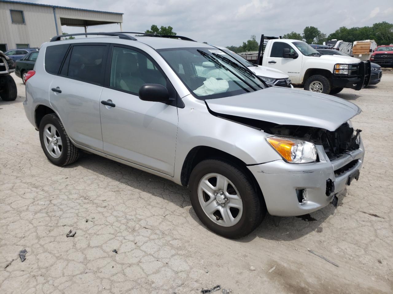 2011 TOYOTA RAV4 - Фото 4