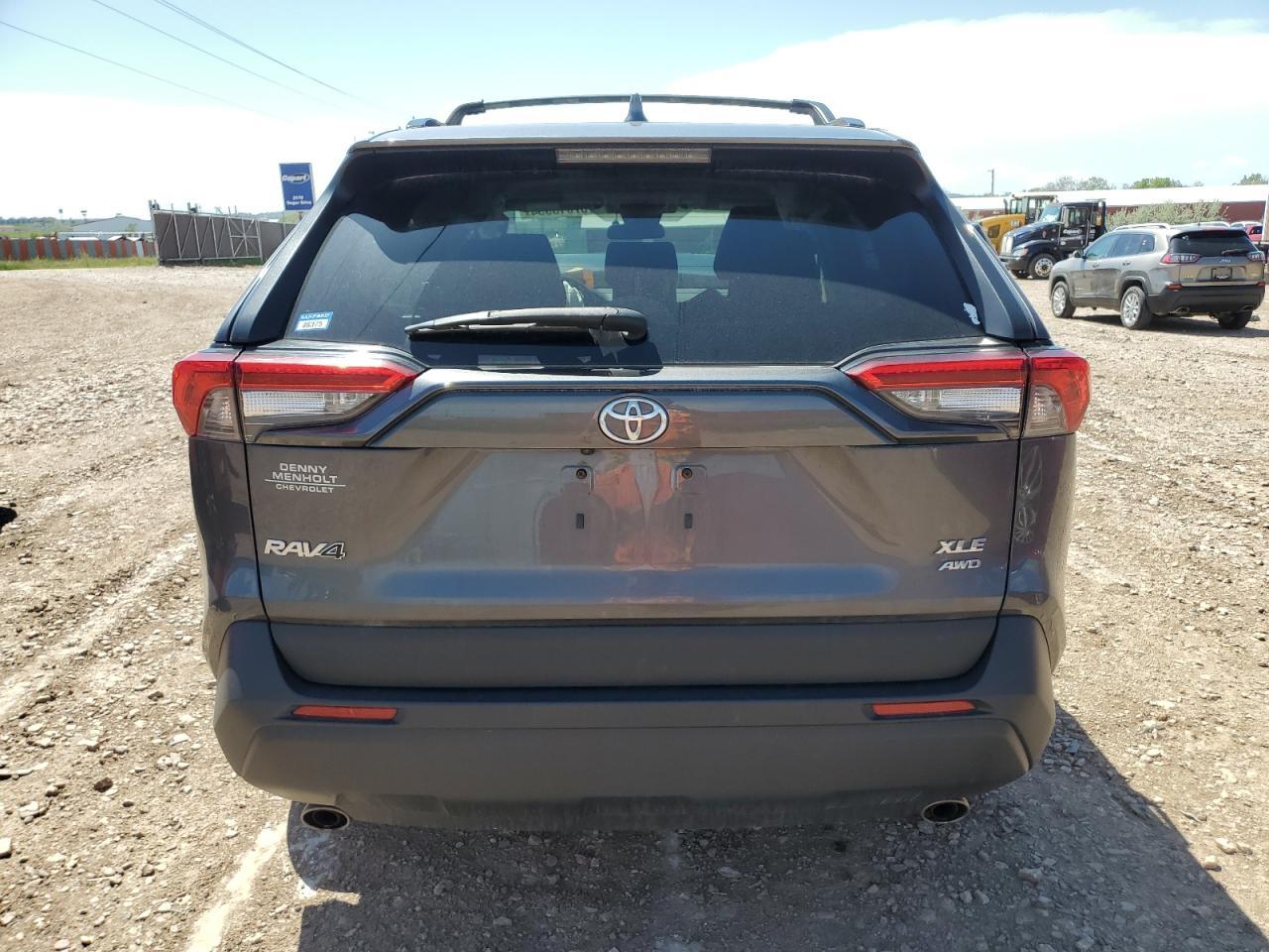 2020 TOYOTA RAV4 XLE - Image 6