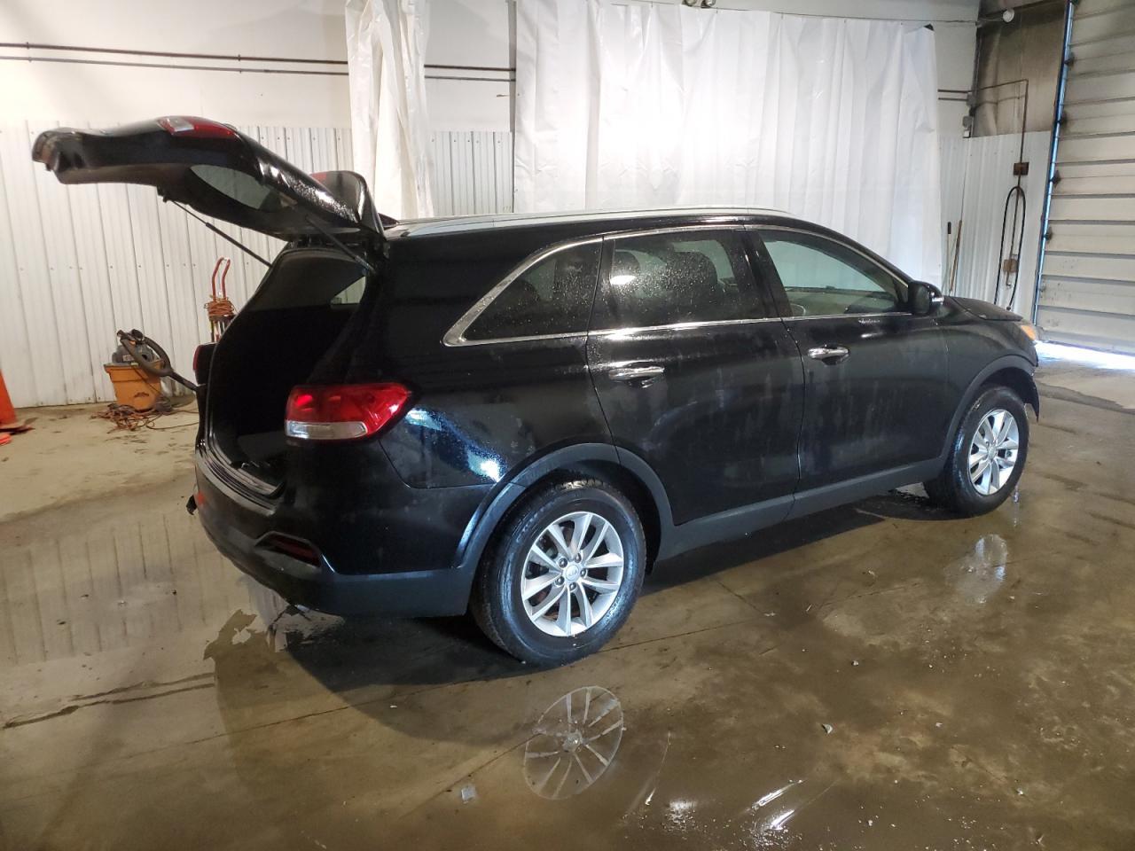 2017 KIA SORENTO LX - Фото 3