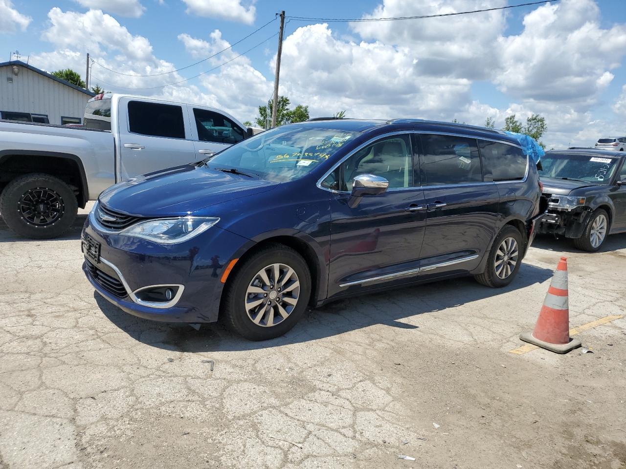 2019 CHRYSLER PACIFICA H car image