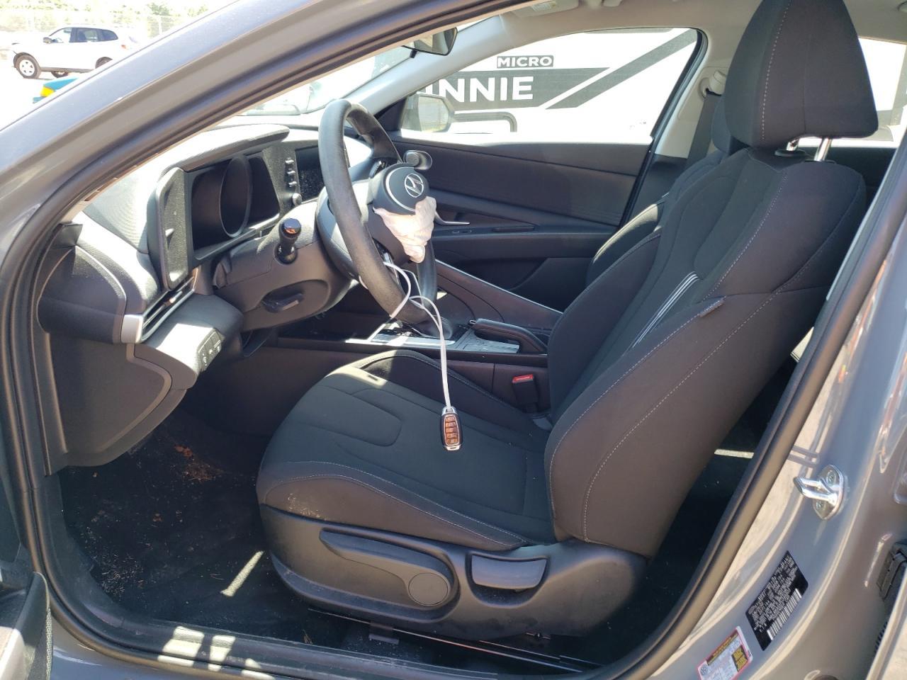 2023 HYUNDAI ELANTRA SE - Фото 7
