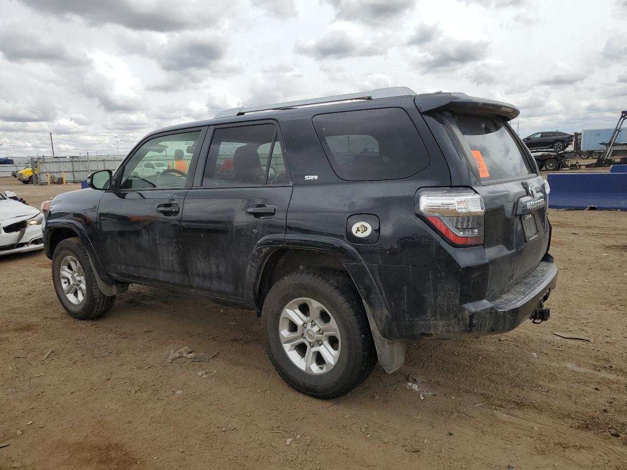 2017 TOYOTA 4RUNNER SR - Image 2