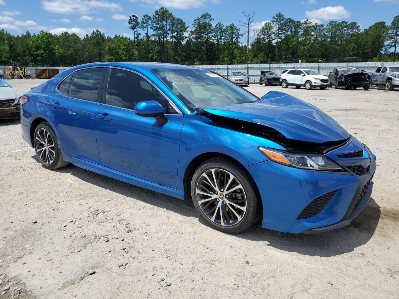 2020 TOYOTA CAMRY SE - Image 4
