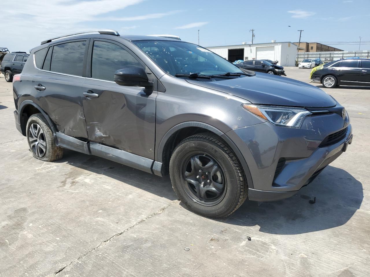 2018 TOYOTA RAV4 LE - Фото 4