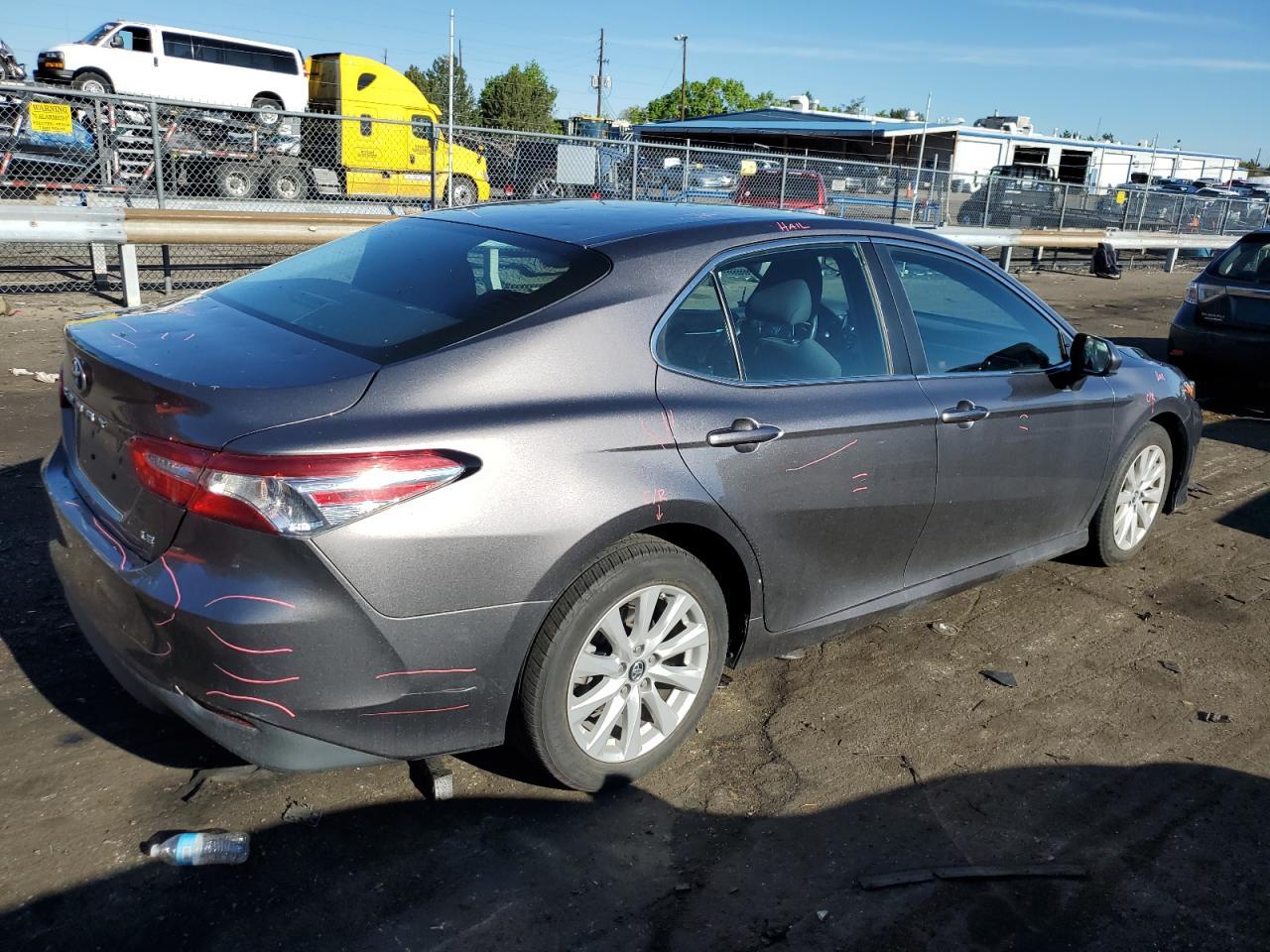 2018 TOYOTA CAMRY L - Фото 3