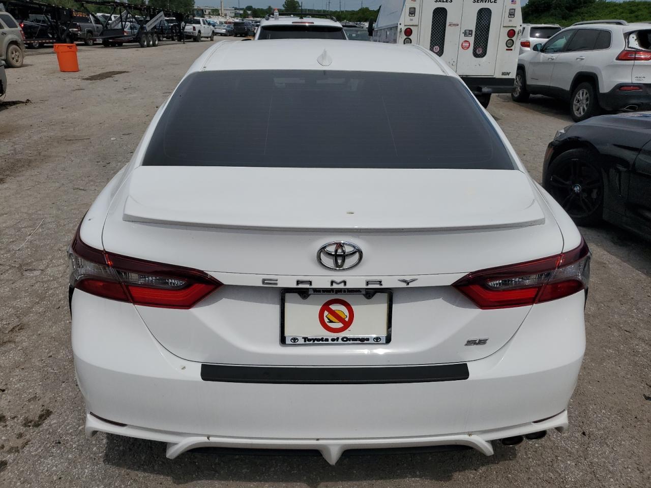 2021 TOYOTA CAMRY SE - Фото 6