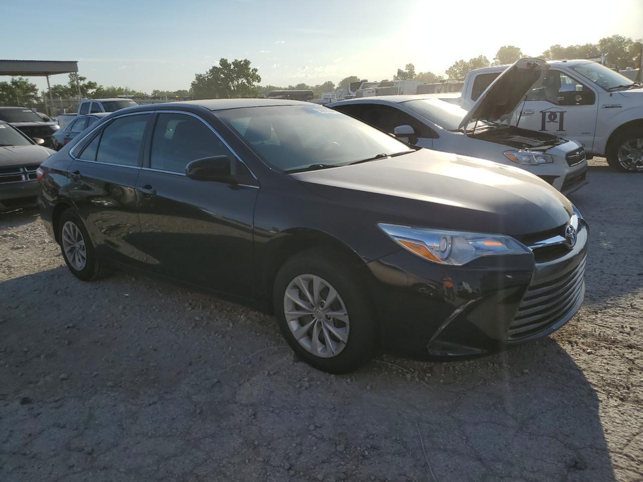 2017 TOYOTA CAMRY LE - Фото 4