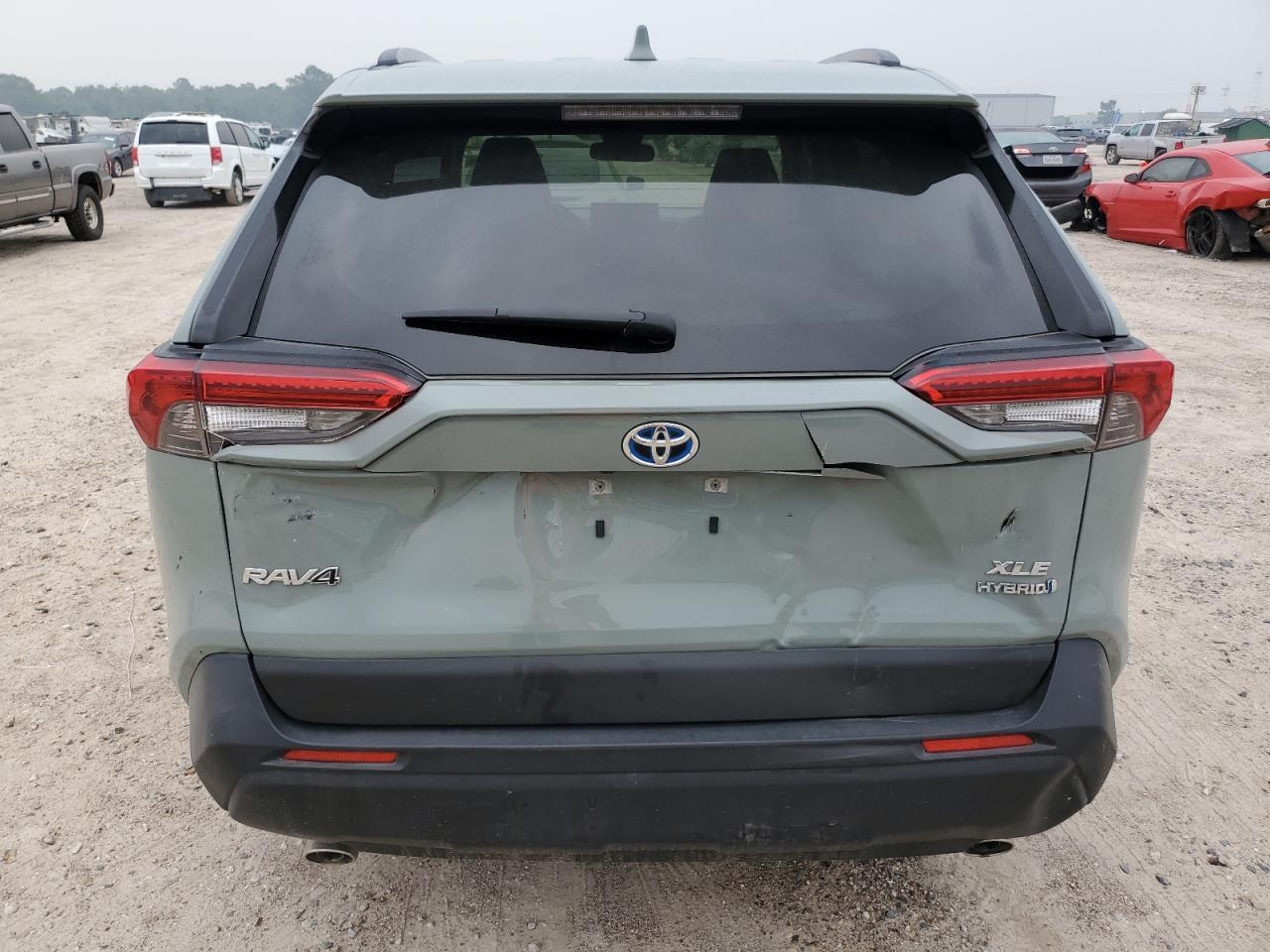 2022 TOYOTA RAV4 XLE P - Image 6