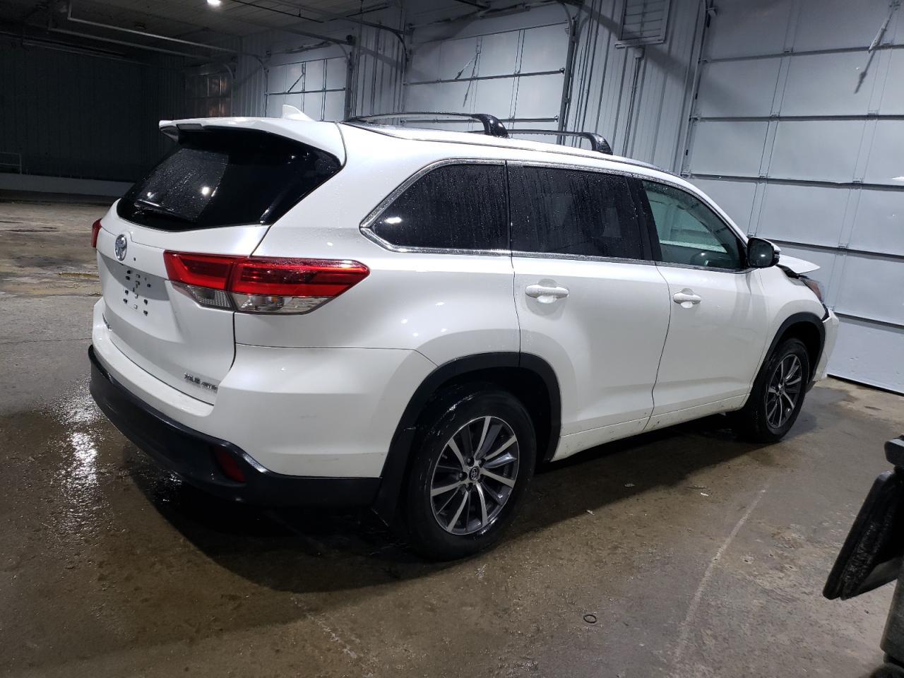 2018 TOYOTA HIGHLANDER - Image 3
