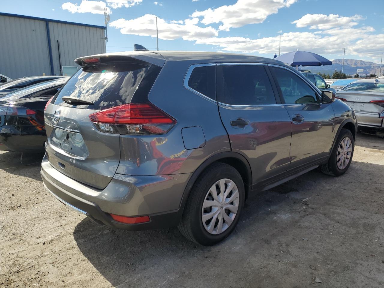 2017 NISSAN ROGUE S - Фото 3