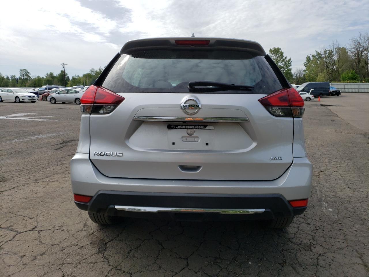 2017 NISSAN ROGUE S - Image 6