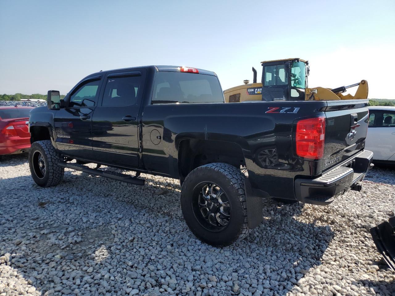 2018 CHEVROLET SILVERADO - Фото 2