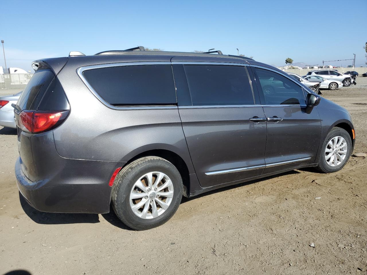 2017 CHRYSLER PACIFICA T - Image 3