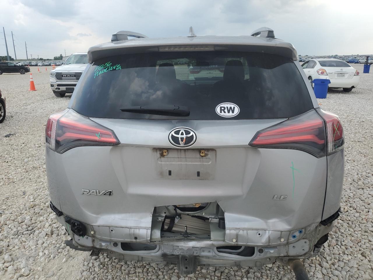 2018 TOYOTA RAV4 LE - Image 6