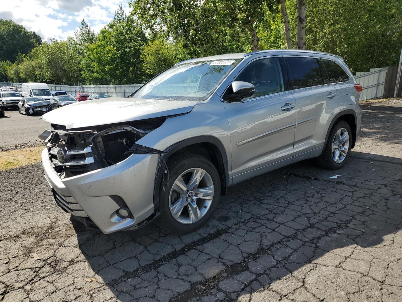 2018 TOYOTA HIGHLANDER car image