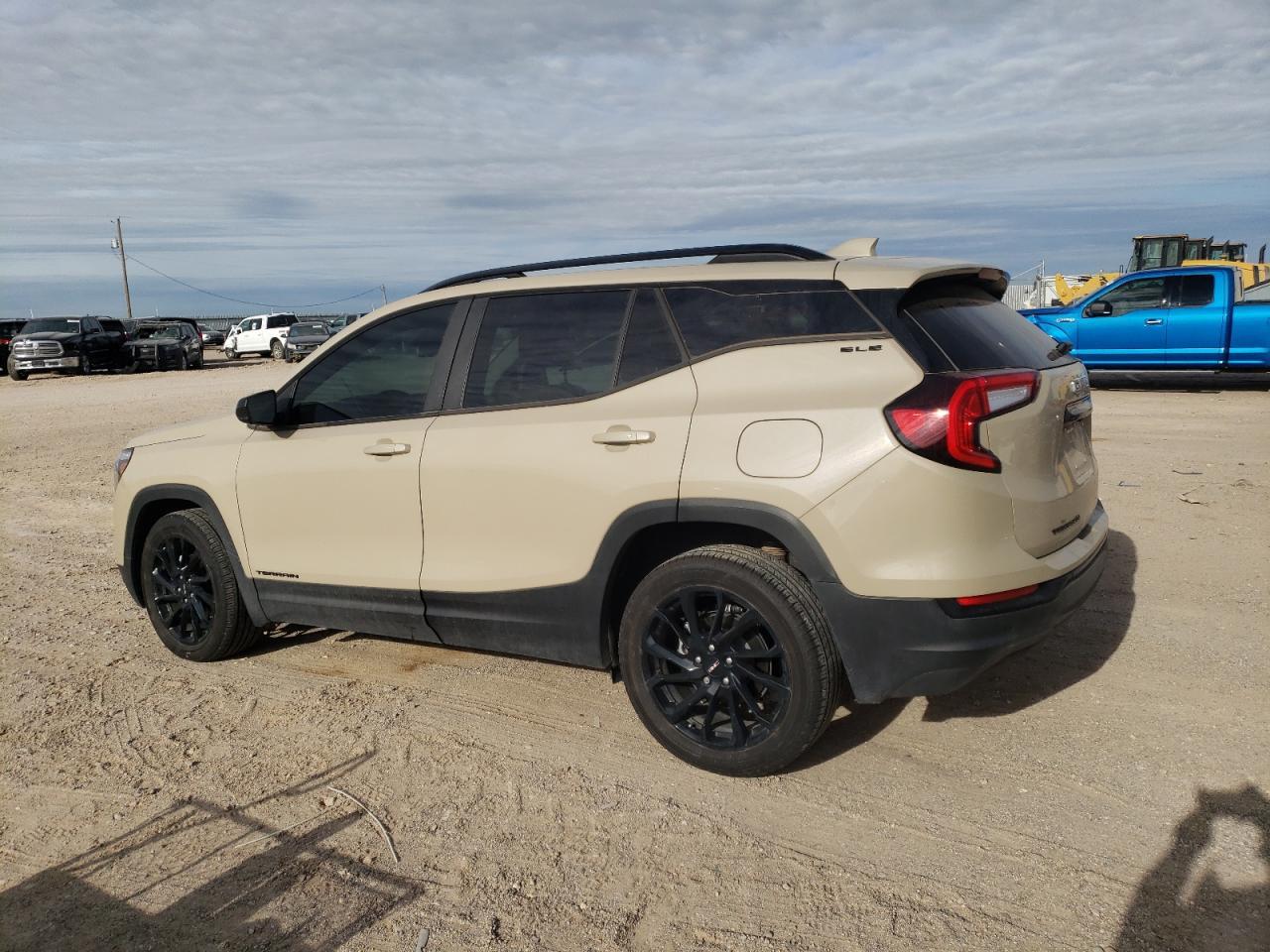 2023 GMC TERRAIN SL - Image 2
