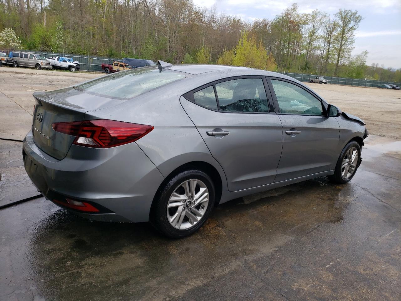 2019 HYUNDAI ELANTRA SE - Фото 3