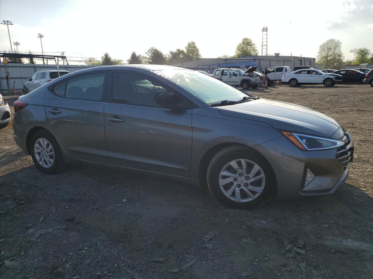 2019 HYUNDAI ELANTRA SE - Фото 4