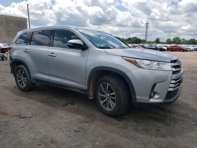 2019 Toyota Highlander Se - Фото 4