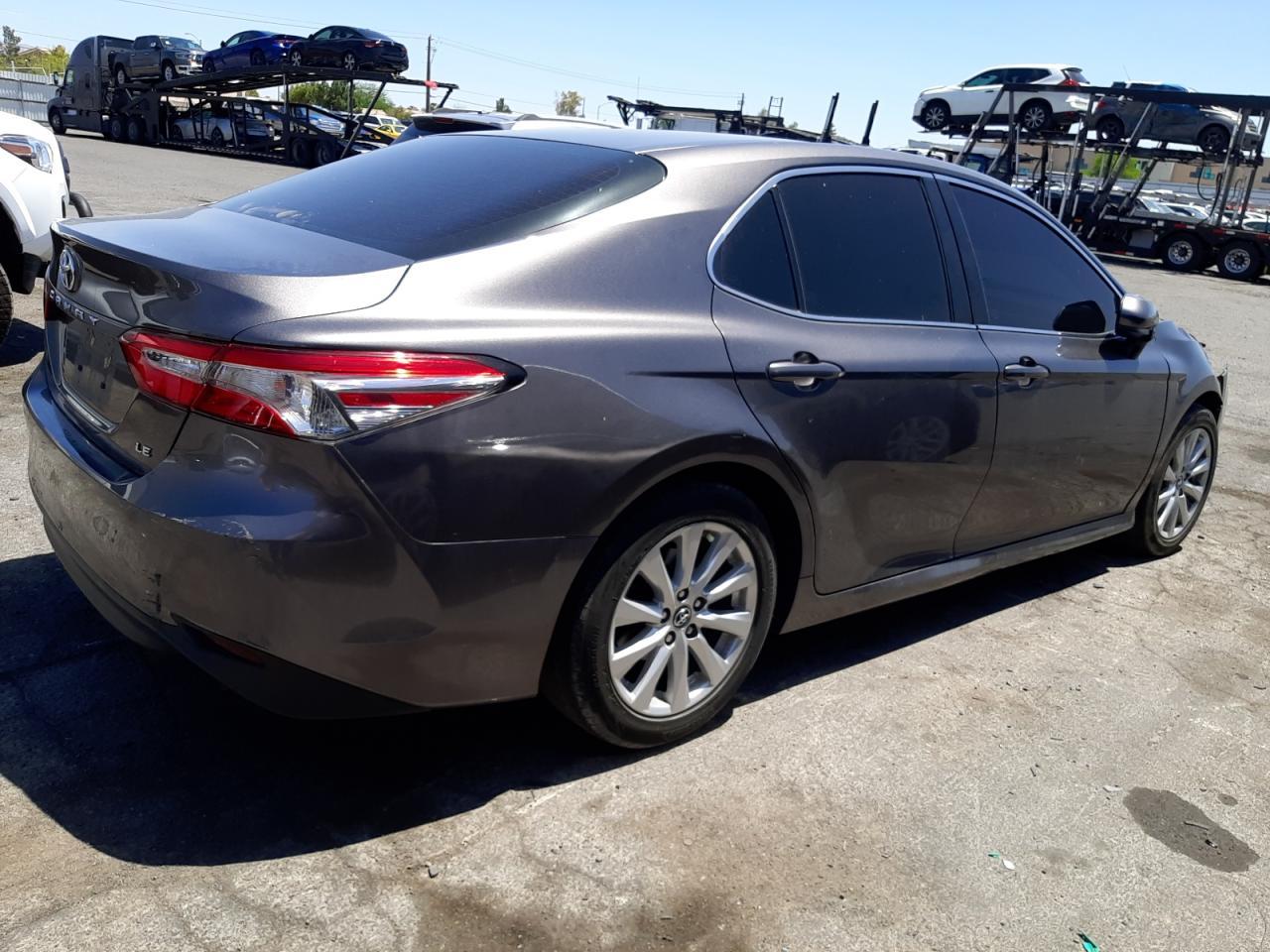 2018 TOYOTA CAMRY L - Фото 3