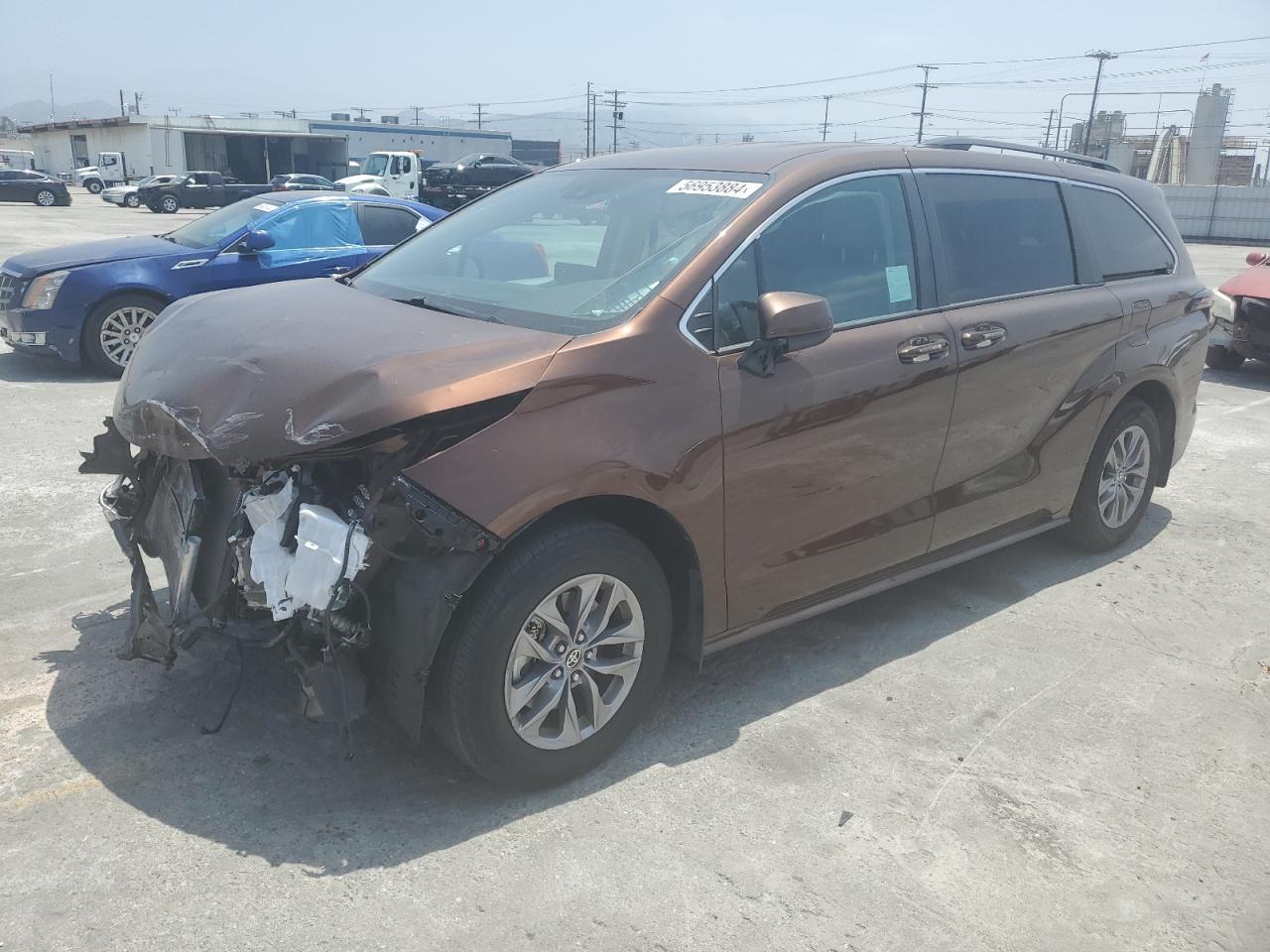 2023 TOYOTA SIENNA LE car image