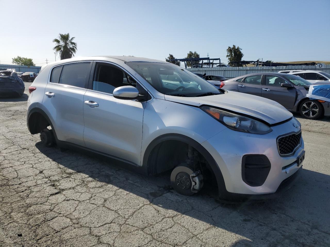 2017 KIA SPORTAGE L - Image 4
