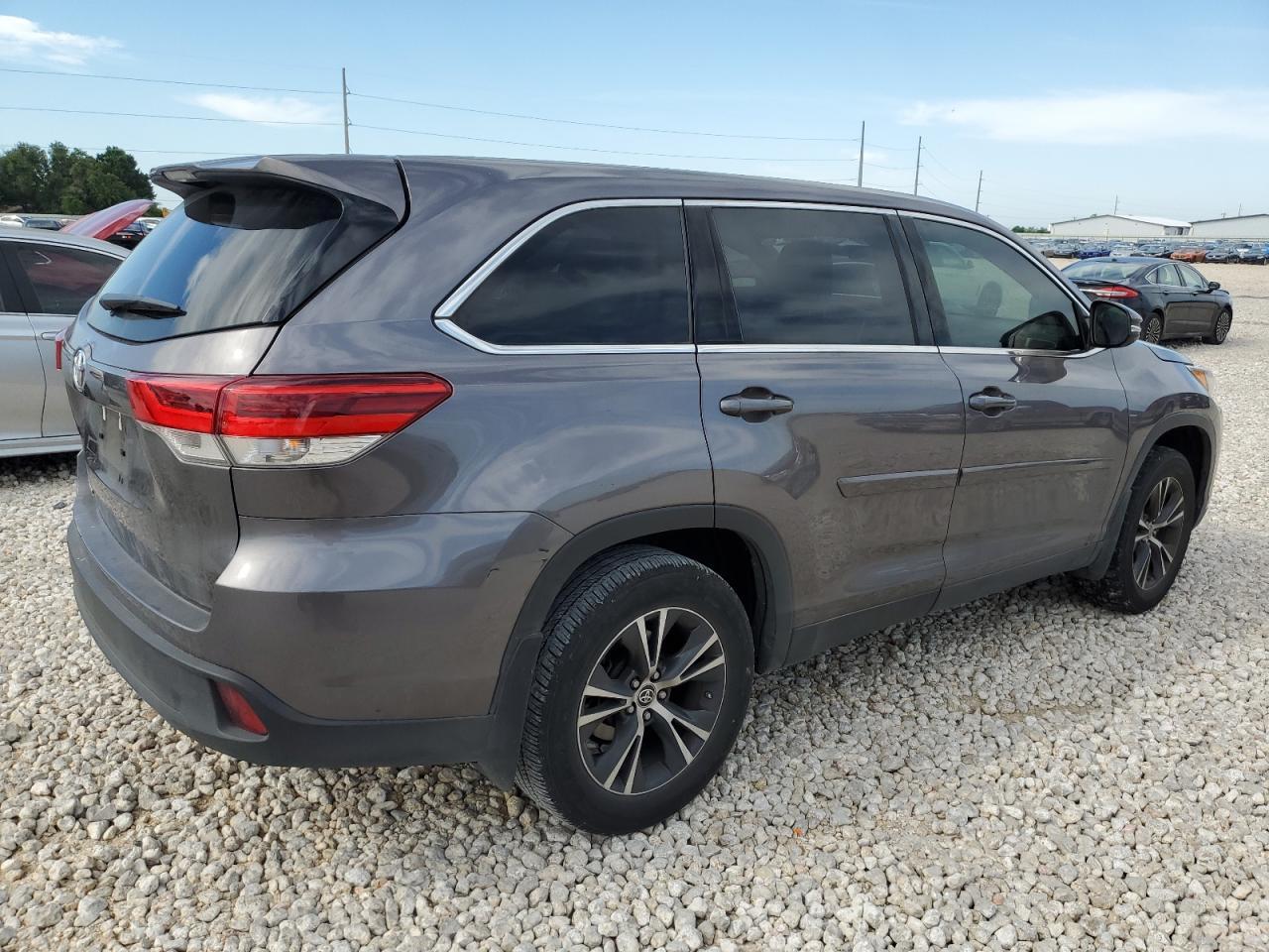 2019 TOYOTA HIGHLANDER - Image 3