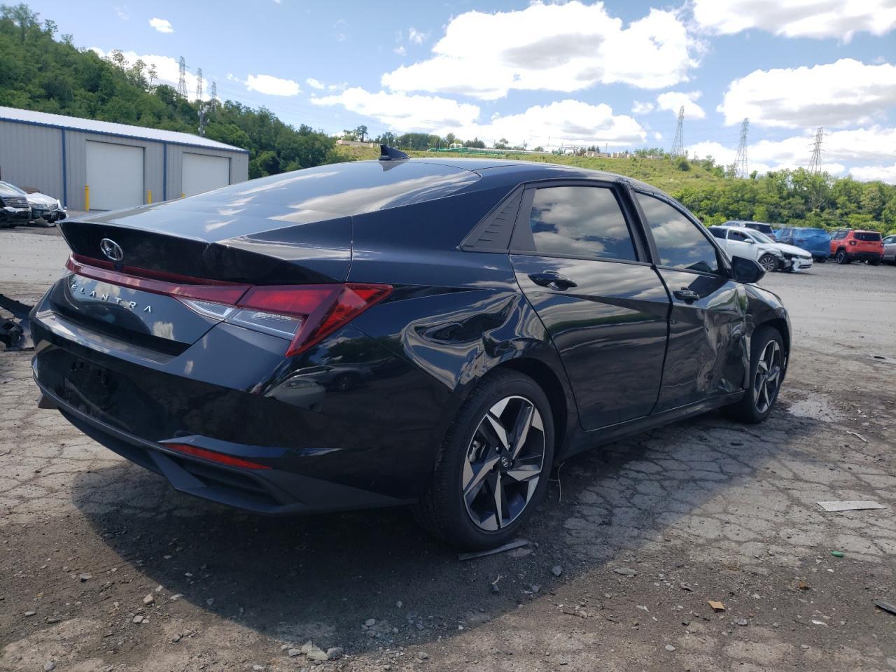 2023 HYUNDAI ELANTRA SE - Image 3