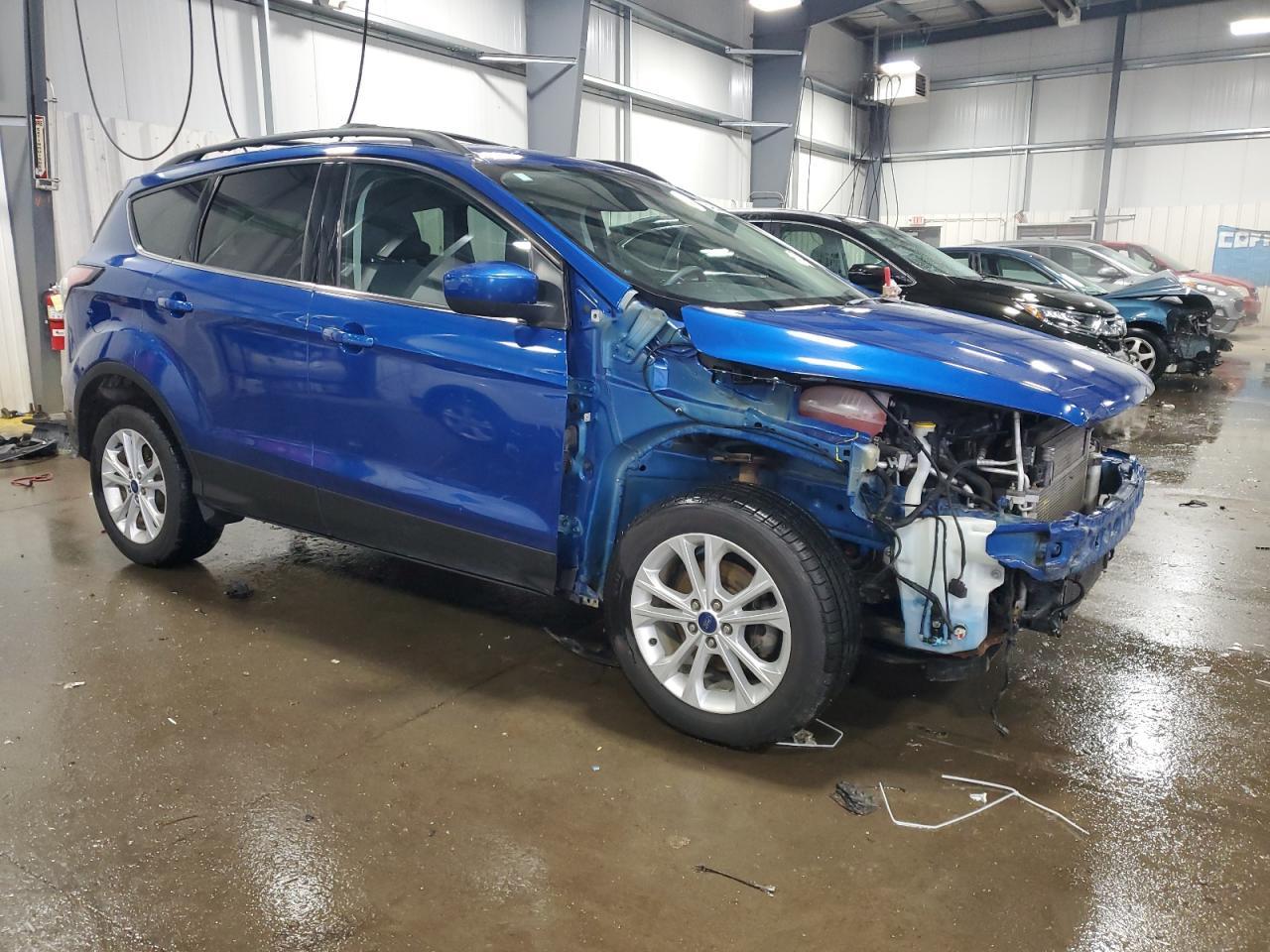 2017 FORD ESCAPE SE - Image 4