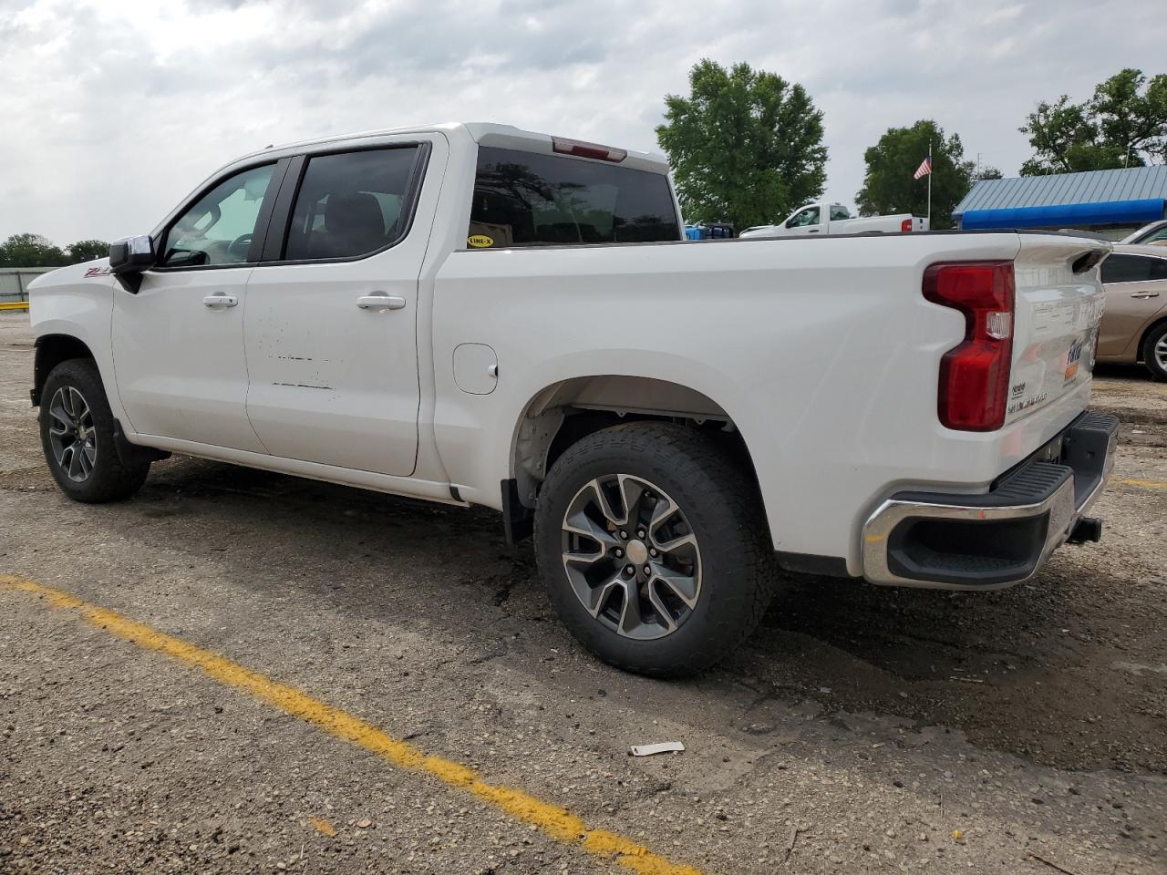 2023 CHEVROLET SILVERADO - Image 2