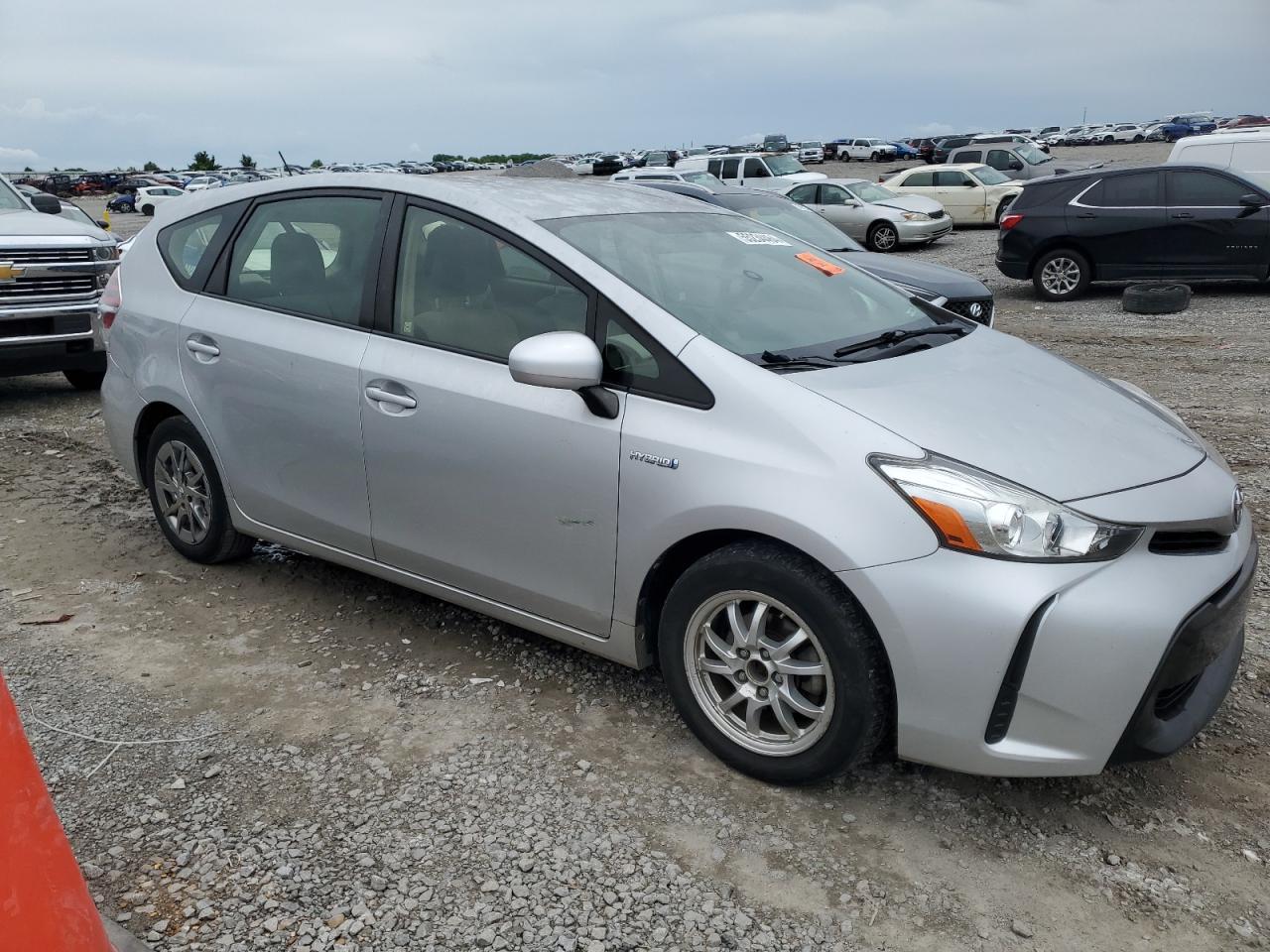2015 TOYOTA PRIUS V - Image 4