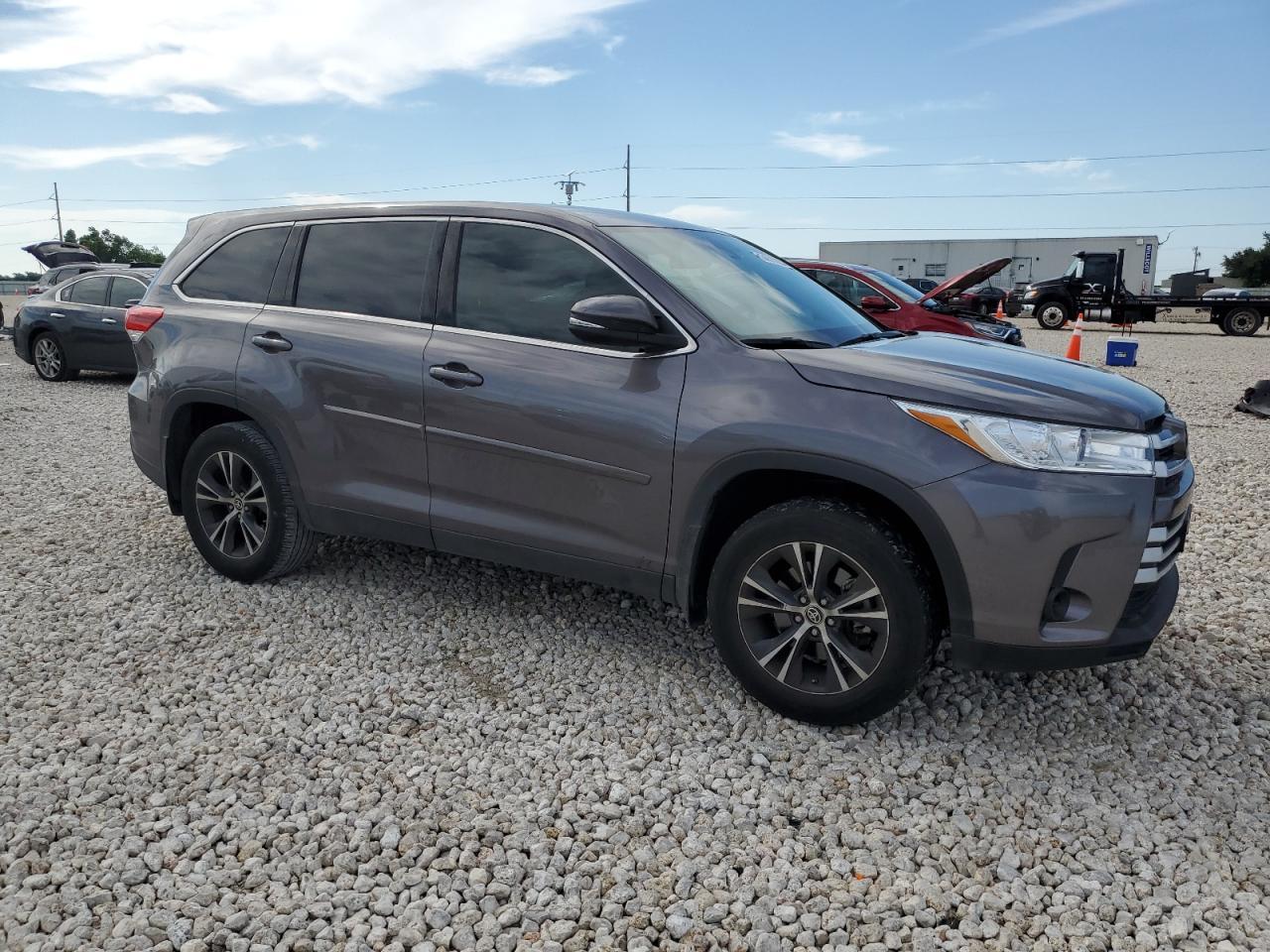 2019 TOYOTA HIGHLANDER - Image 4