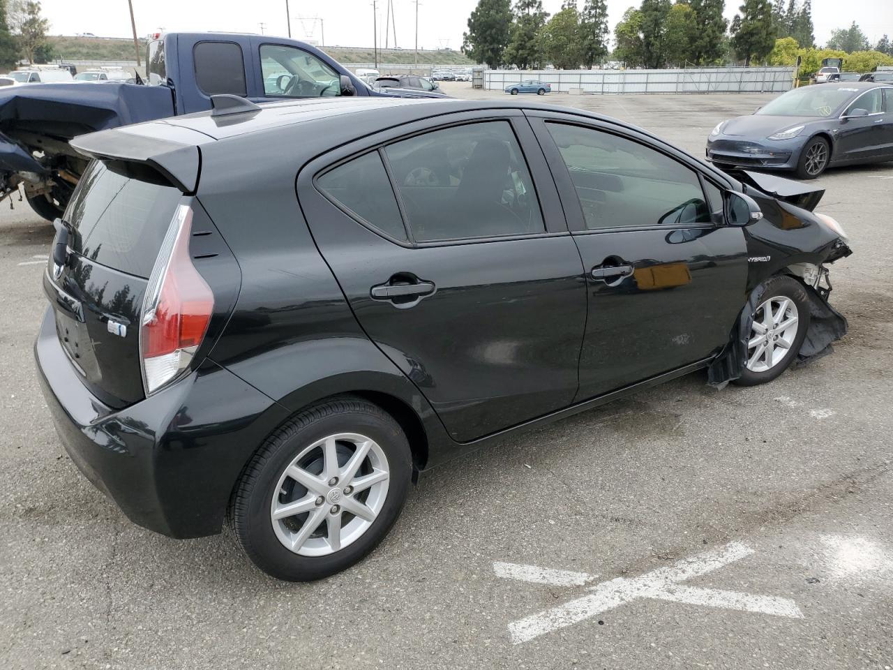 2015 TOYOTA PRIUS C - Image 3