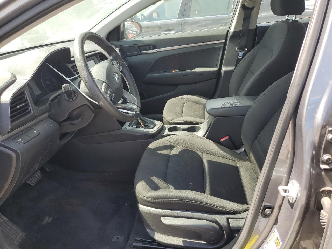 2019 HYUNDAI ELANTRA SE - Фото 7