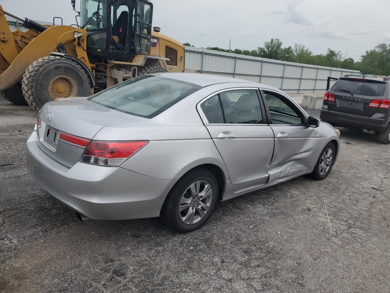 2011 HONDA ACCORD LXP - Фото 3