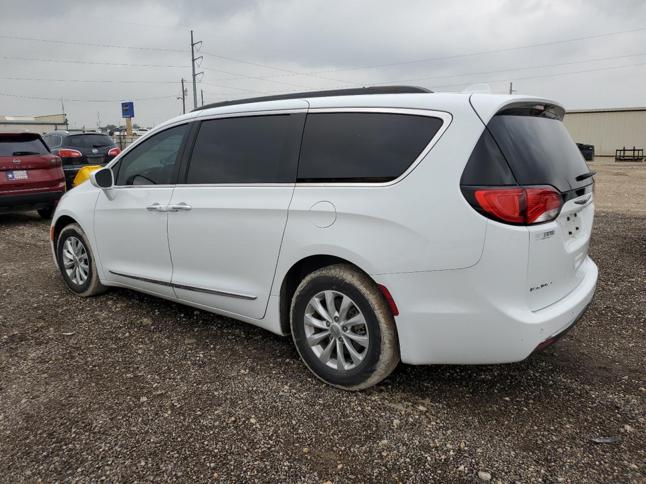 2017 CHRYSLER PACIFICA T - Image 2