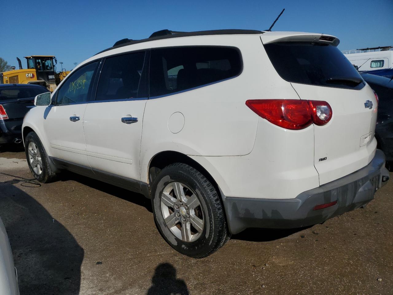 2011 CHEVROLET TRAVERSE L - Фото 2