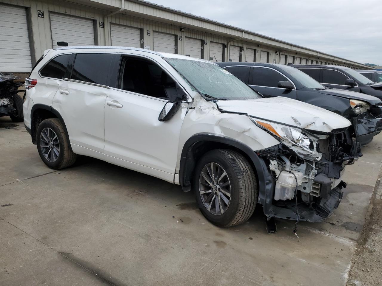 2018 TOYOTA HIGHLANDER - Image 4