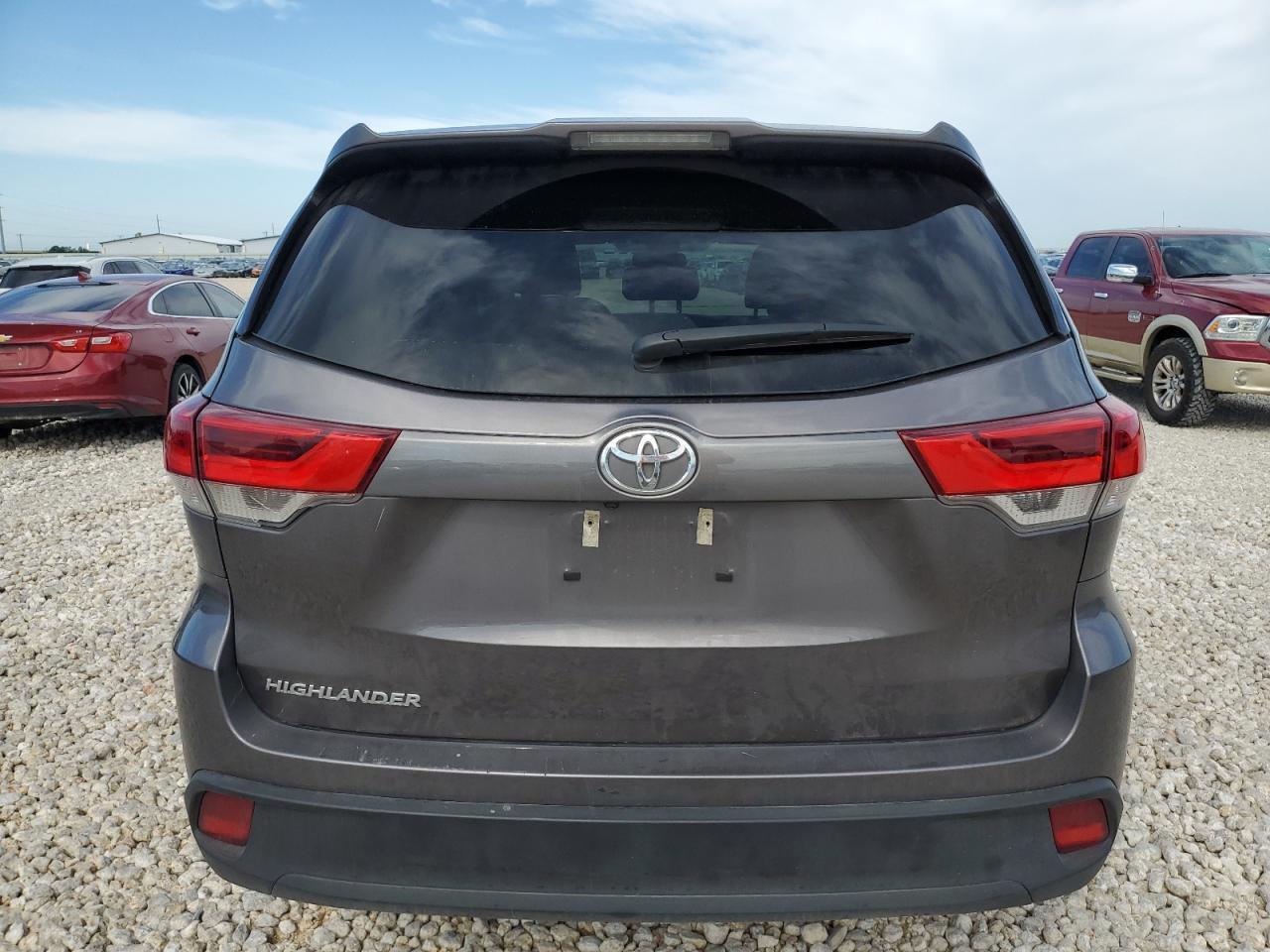 2019 TOYOTA HIGHLANDER - Image 6
