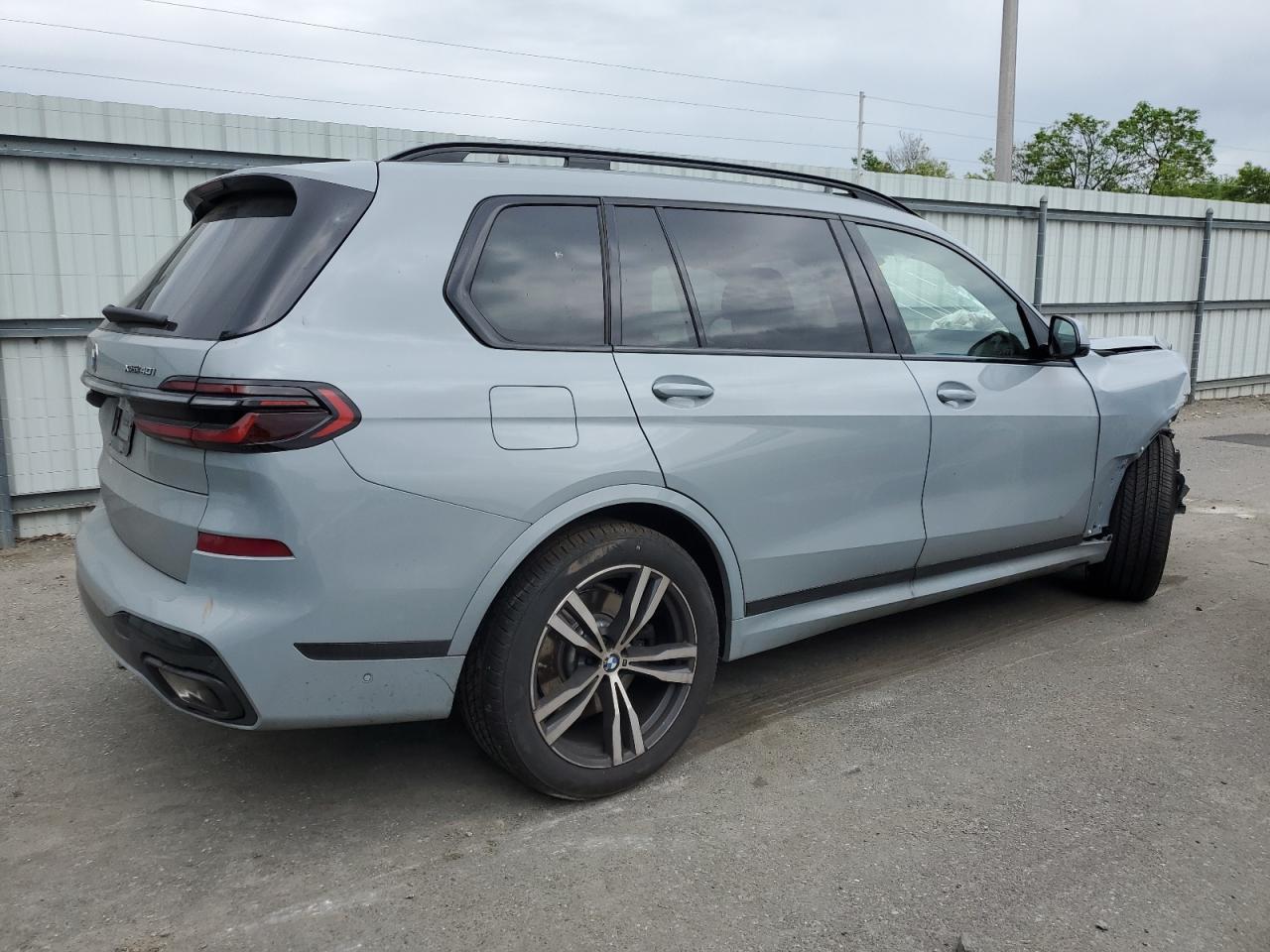 2024 BMW X7 XDRIVE4 - Фото 3