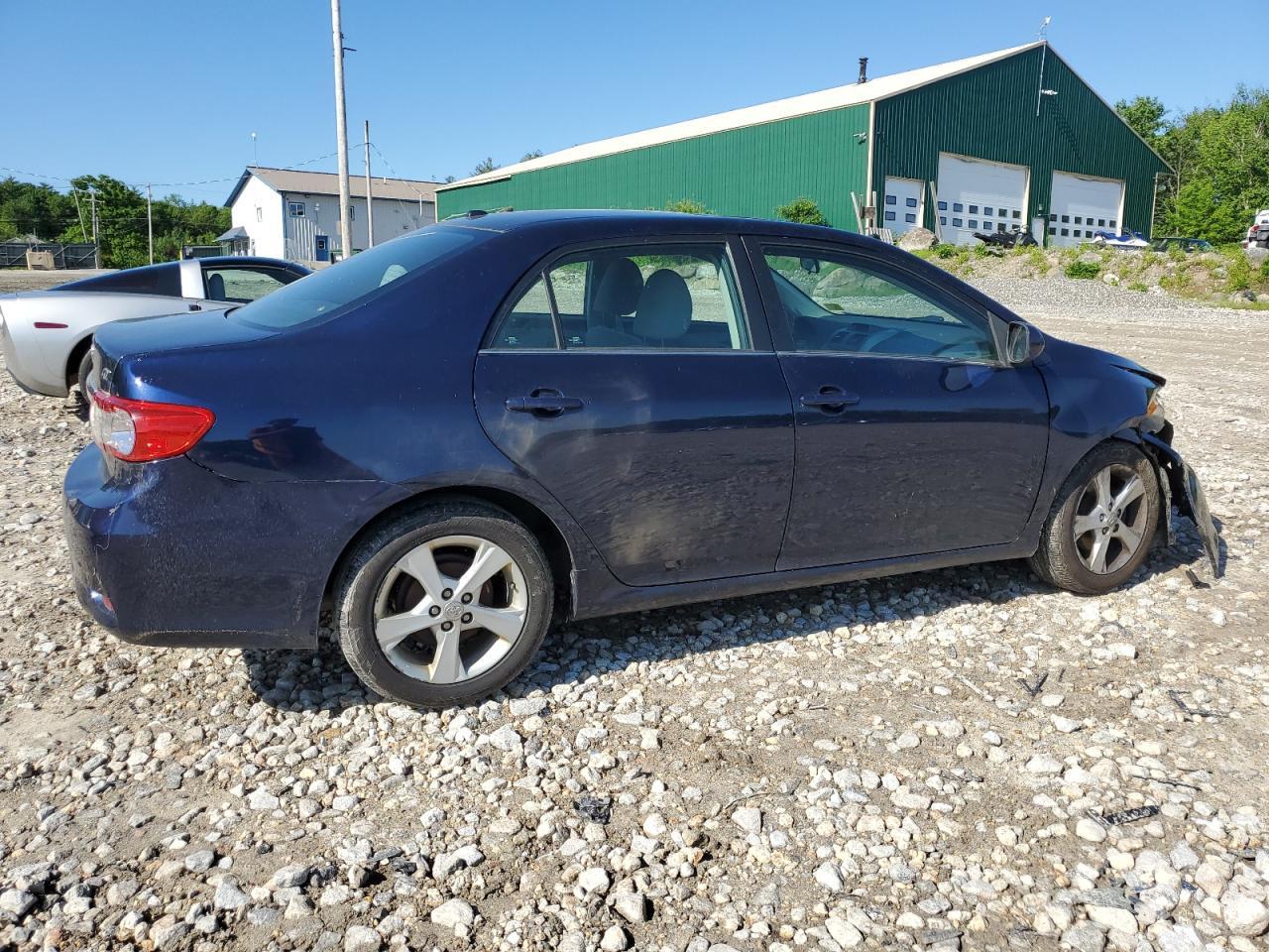 2013 TOYOTA COROLLA BA - Фото 3