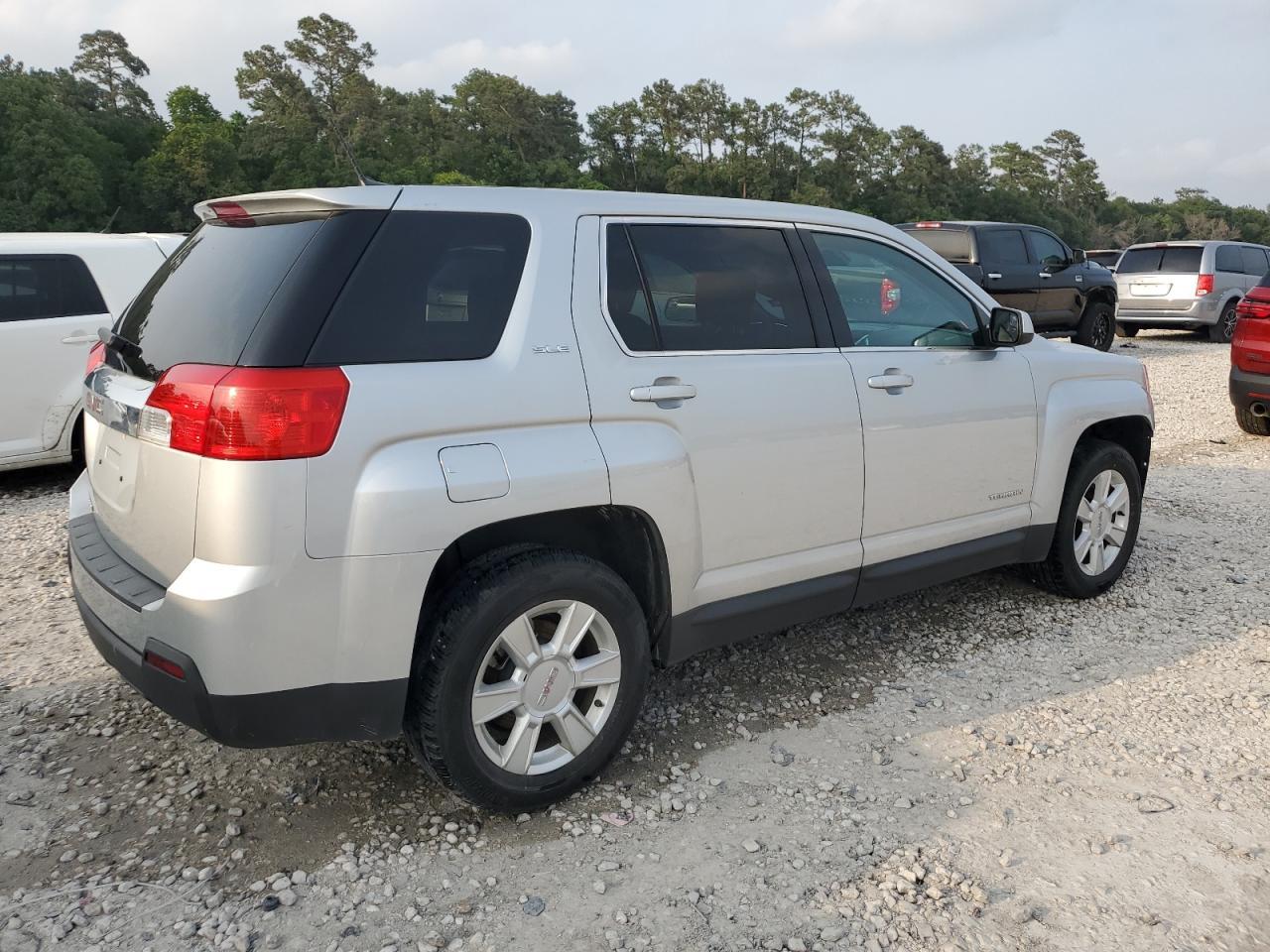 2013 GMC TERRAIN SL - Image 3