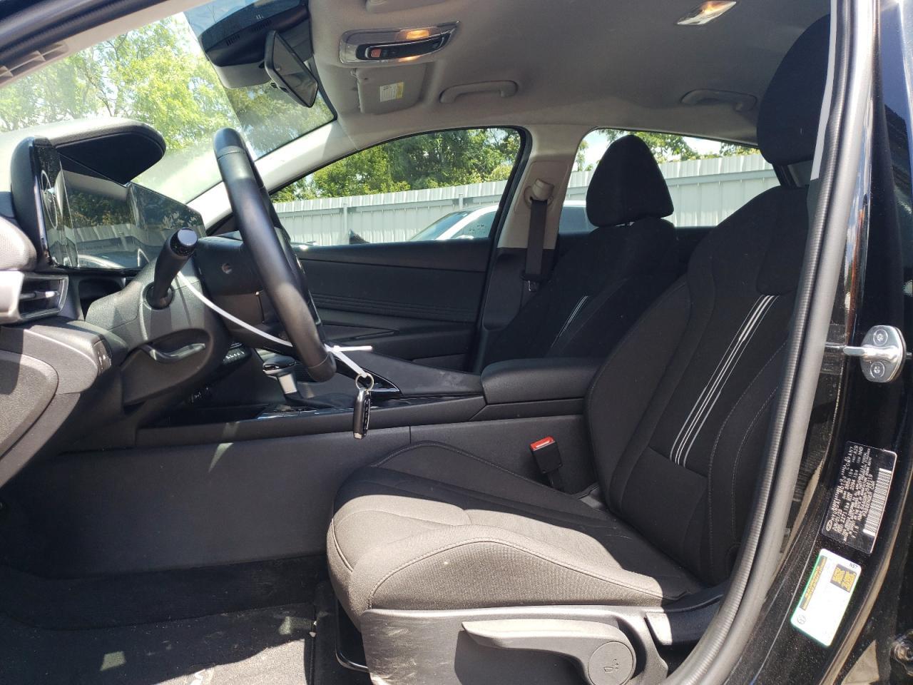 2023 HYUNDAI ELANTRA SE - Image 7