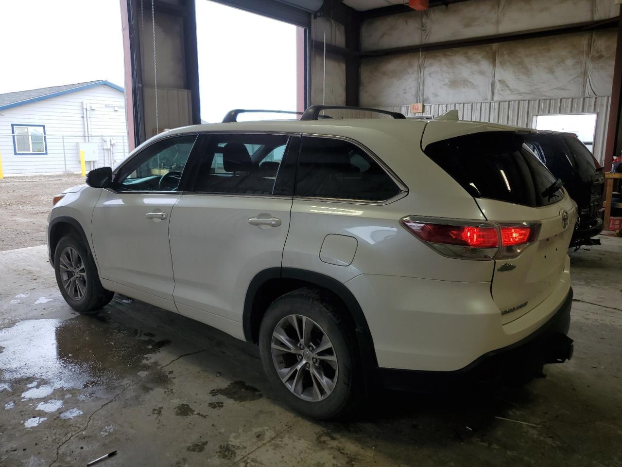 2015 TOYOTA HIGHLANDER - Image 2