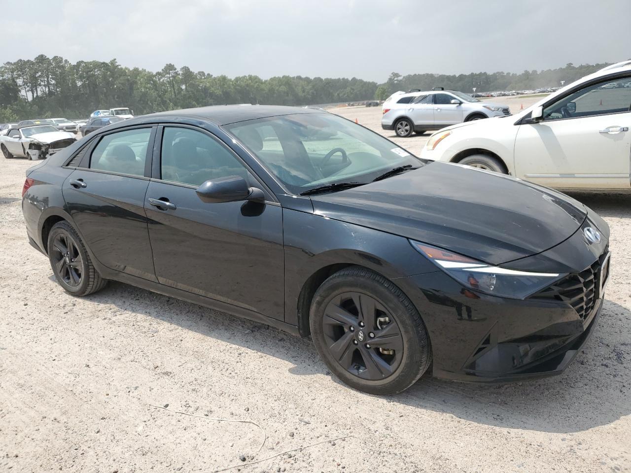 2022 HYUNDAI ELANTRA SE - Фото 4