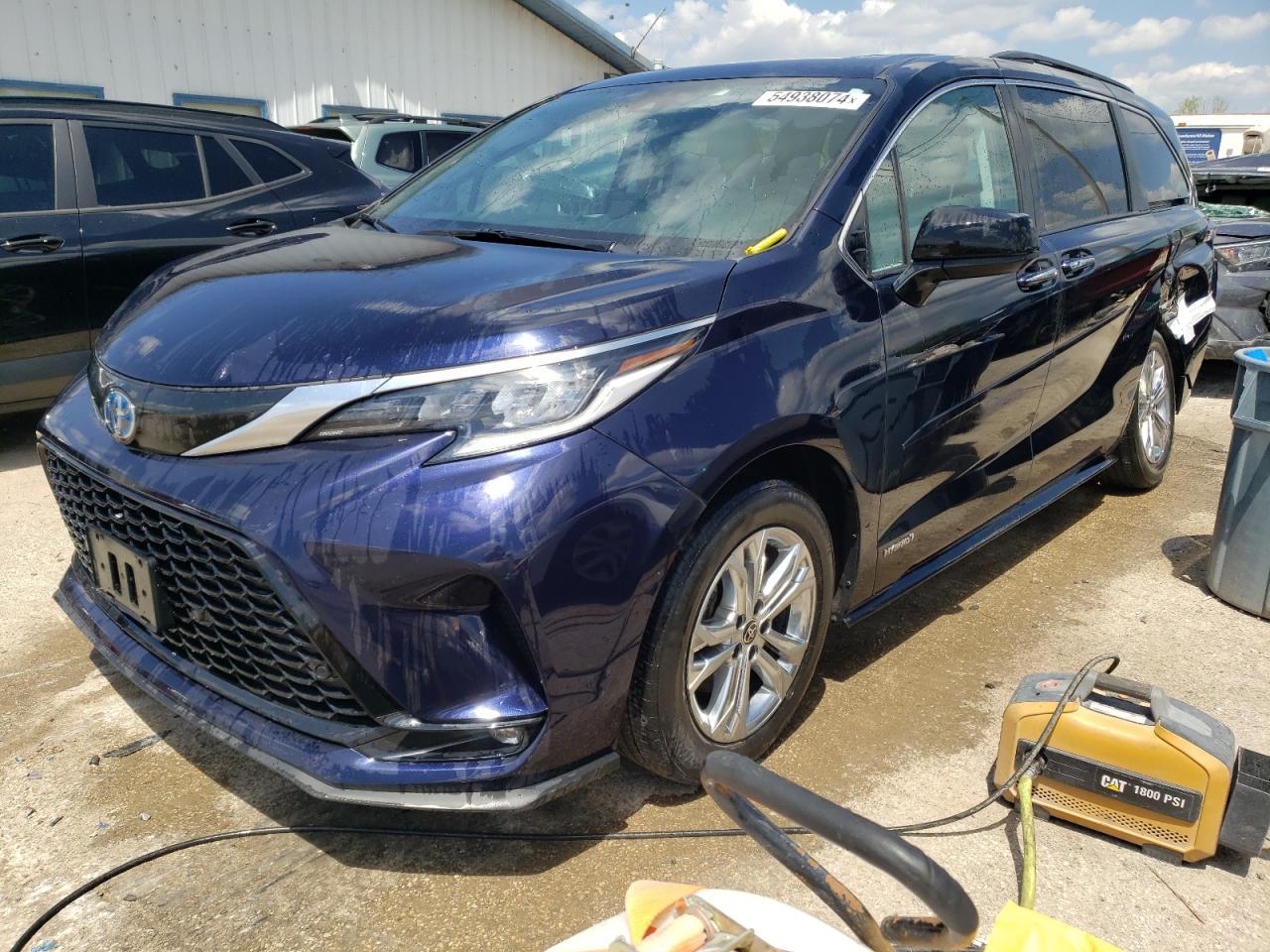 2021 TOYOTA SIENNA XSE car image