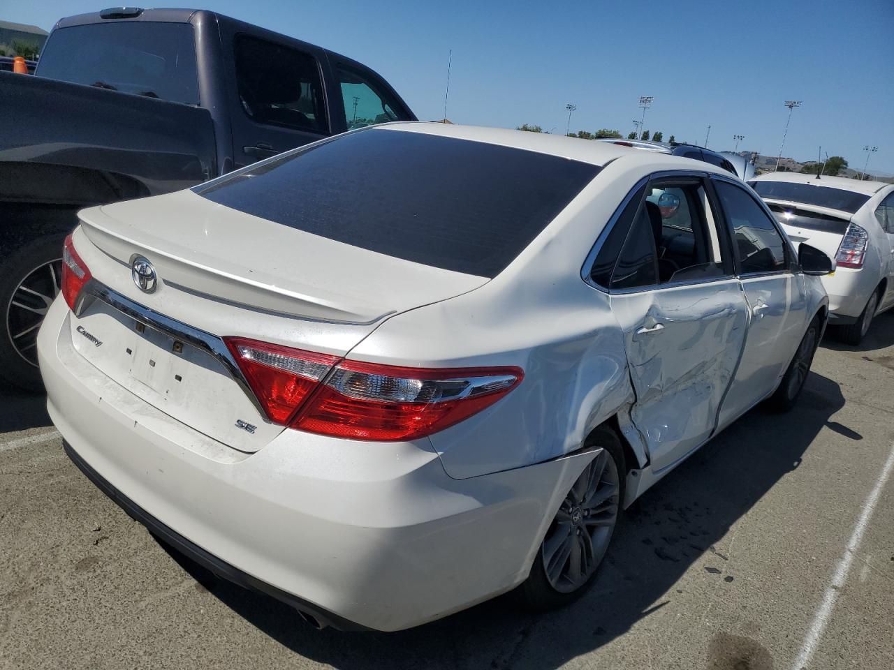 2017 TOYOTA CAMRY LE - Image 3