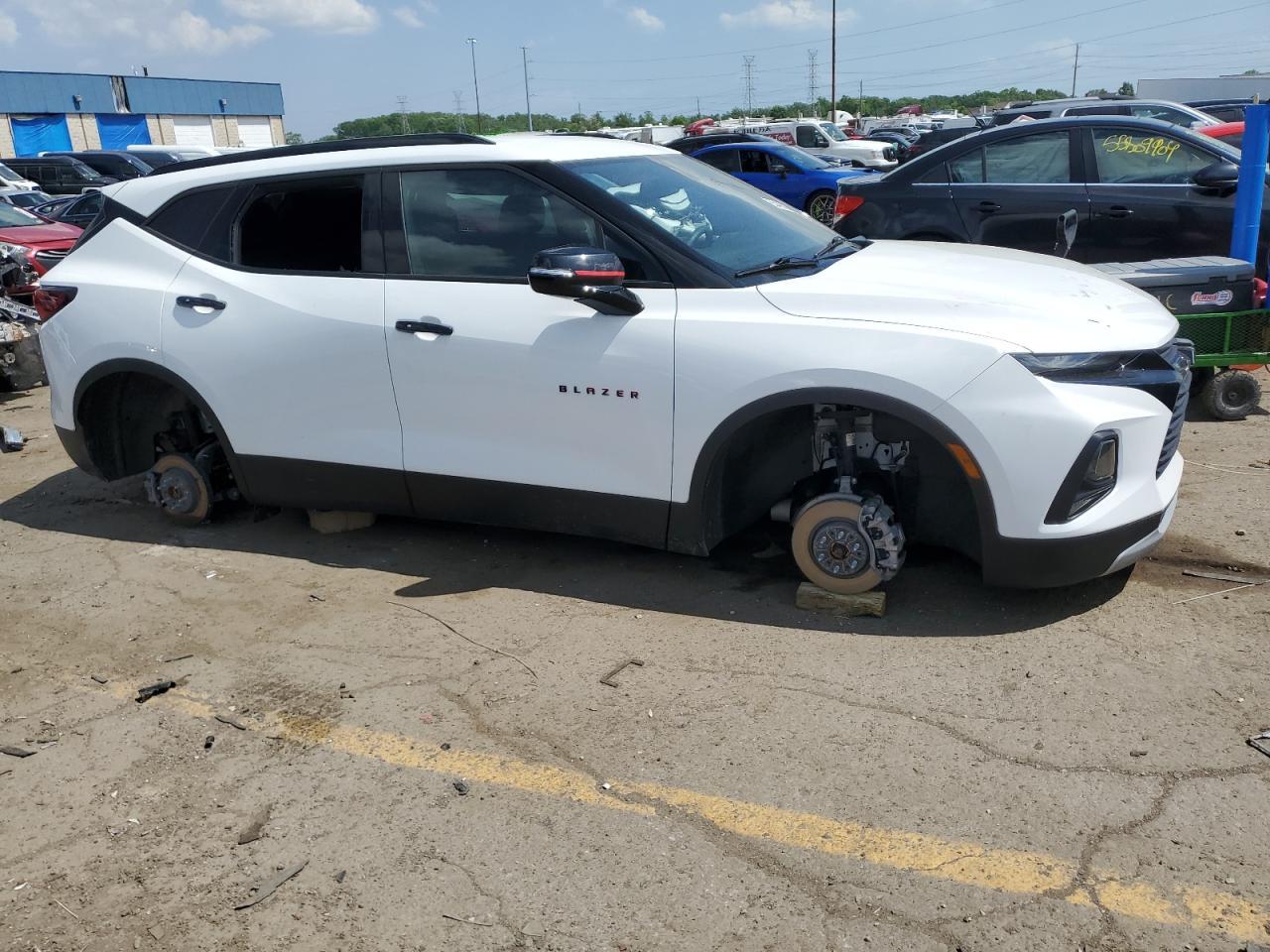 2021 CHEVROLET BLAZER 2LT - Image 4