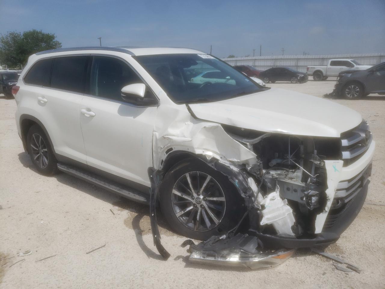 2019 TOYOTA HIGHLANDER - Фото 4
